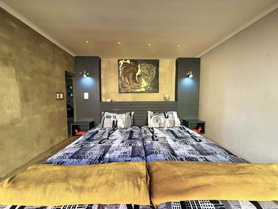 5 Bedroom Property for Sale in Viljoenskroon Rural Free State